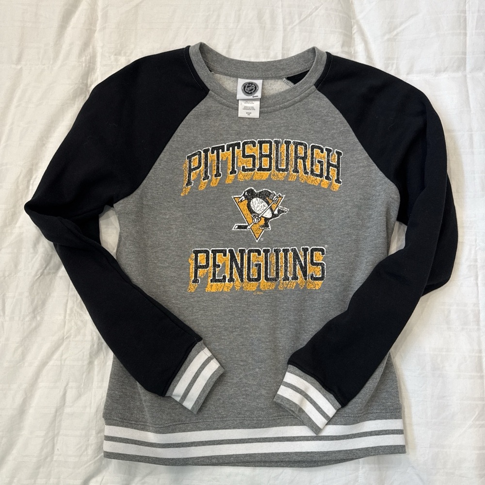 Pittsburgh Penguins Gray and Black Sweatshirt